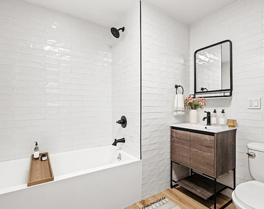255 18th St - Photo Thumbnail 4