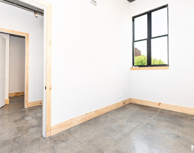255 18th St - Photo Thumbnail 7