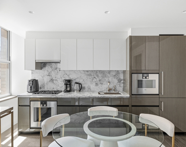 303  Park Ave - Photo Thumbnail 1