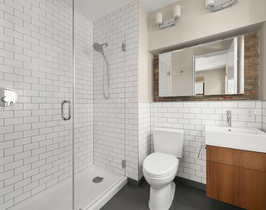 Court Street - Photo Thumbnail 7