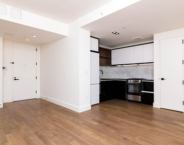 581 Ocean Pkwy 8E - Photo Thumbnail 14