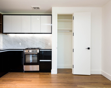 581 Ocean Pkwy 8E - Photo Thumbnail 16
