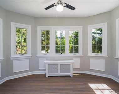 79 Edgewood Avenue - Photo Thumbnail 5