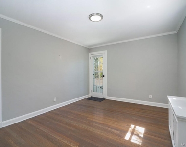 79 Edgewood Avenue - Photo Thumbnail 11