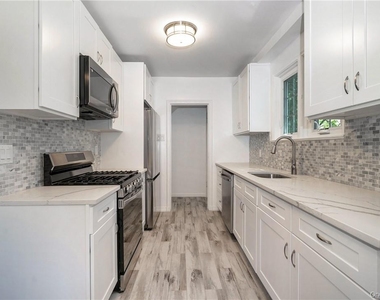 79 Edgewood Avenue - Photo Thumbnail 8