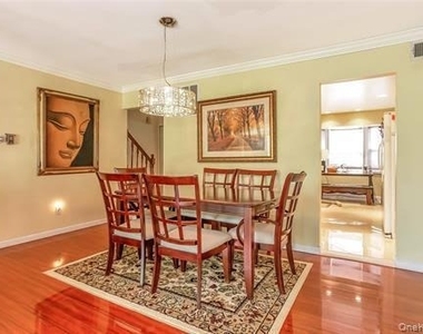 6 Manors Drive - Photo Thumbnail 3