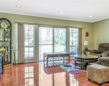 6 Manors Drive - Photo Thumbnail 1