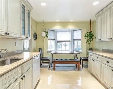 6 Manors Drive - Photo Thumbnail 6