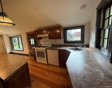 241 White Bridge Road - Photo Thumbnail 15