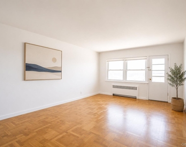 325 Shore Road - Photo Thumbnail 3