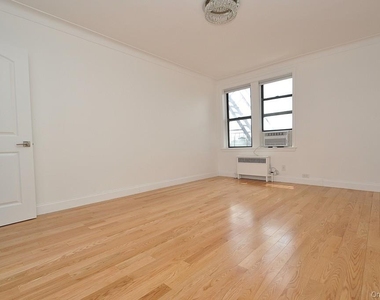 1 Broad Parkway - Photo Thumbnail 19