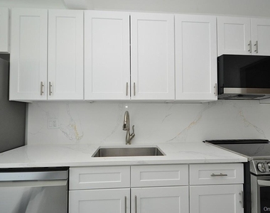 1 Broad Parkway - Photo Thumbnail 13