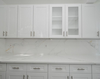 1 Broad Parkway - Photo Thumbnail 14