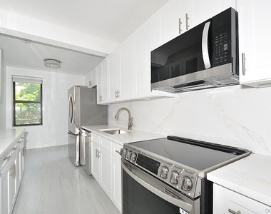 1 Broad Parkway - Photo Thumbnail 2