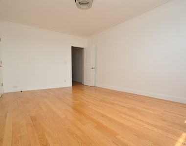 1 Broad Parkway - Photo Thumbnail 21