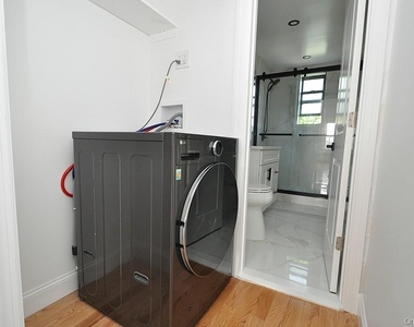 1 Broad Parkway - Photo Thumbnail 26