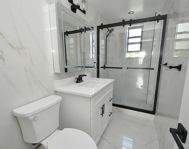 1 Broad Parkway - Photo Thumbnail 3