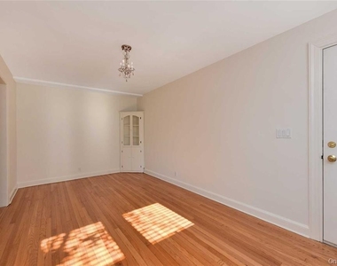 30 N Maryland Avenue - Photo Thumbnail 3