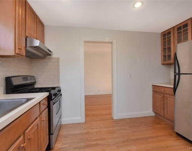 30 N Maryland Avenue - Photo Thumbnail 6