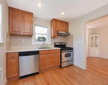 30 N Maryland Avenue - Photo Thumbnail 5