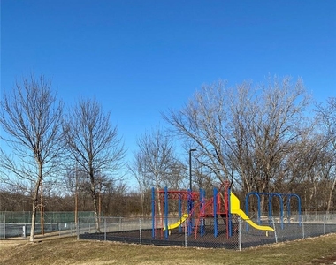 1502 Whispering Hills - Photo Thumbnail 32