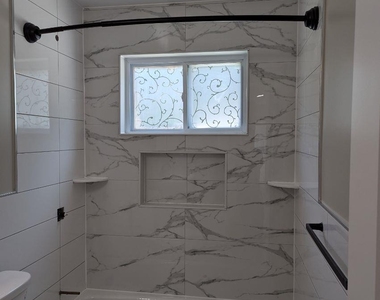 1737 N Gardiner Drive - Photo Thumbnail 4