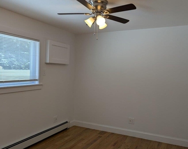 1737 N Gardiner Drive - Photo Thumbnail 2