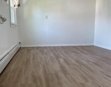 40 Relda Street - Photo Thumbnail 9