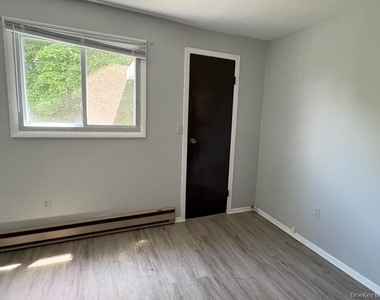 207 Highland Avenue - Photo Thumbnail 3