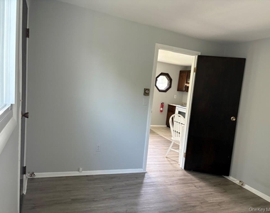 207 Highland Avenue - Photo Thumbnail 2
