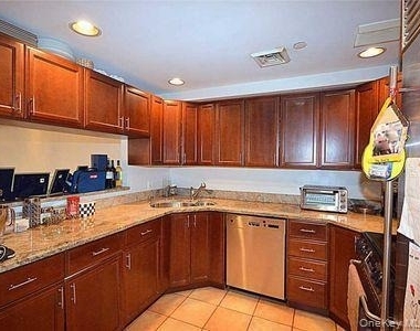 100 Cuttermill Road - Photo Thumbnail 7