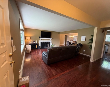 3 Deeringwood Lane - Photo Thumbnail 8