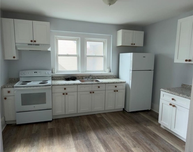 21 Hoffman Avenue - Photo Thumbnail 8