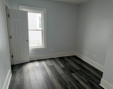 21 Hoffman Avenue - Photo Thumbnail 9