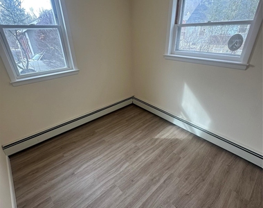 127 Lake Street - Photo Thumbnail 10