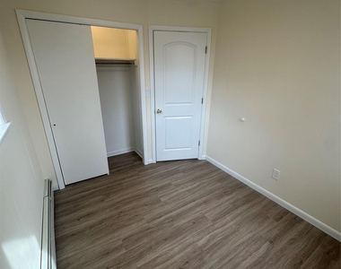 127 Lake Street - Photo Thumbnail 9