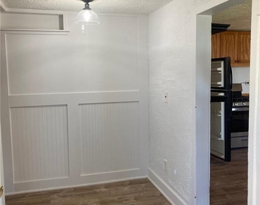 127 N Riverside Avenue - Photo Thumbnail 7