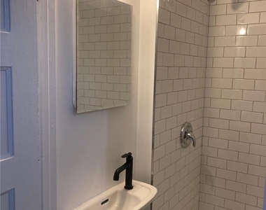 127 N Riverside Avenue - Photo Thumbnail 3