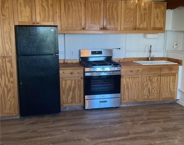 127 N Riverside Avenue - Photo Thumbnail 1