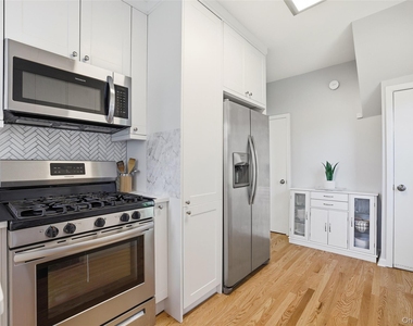 1415 Park Avenue - Photo Thumbnail 12