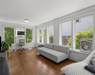 22 Vanderburgh Avenue - Photo Thumbnail 8