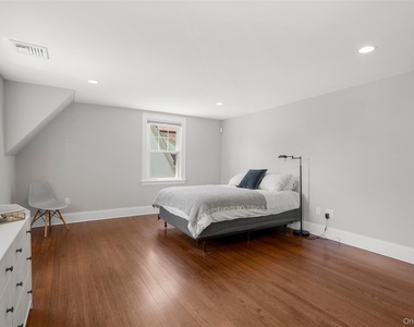 22 Vanderburgh Avenue - Photo Thumbnail 17