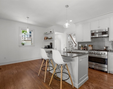 22 Vanderburgh Avenue - Photo Thumbnail 12