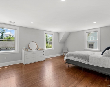 22 Vanderburgh Avenue - Photo Thumbnail 16