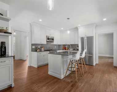22 Vanderburgh Avenue - Photo Thumbnail 13