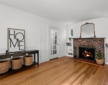 217 Soundview Avenue - Photo Thumbnail 3