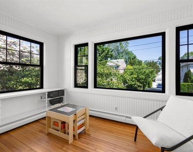 217 Soundview Avenue - Photo Thumbnail 8