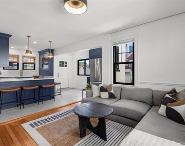 217 Soundview Avenue - Photo Thumbnail 10