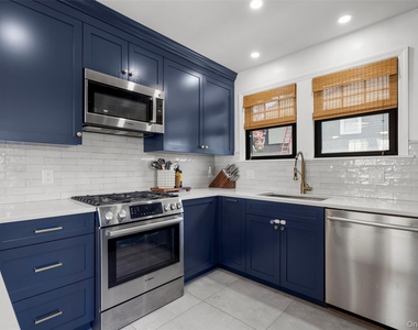 217 Soundview Avenue - Photo Thumbnail 13