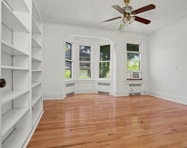 71 Grand Street - Photo Thumbnail 10